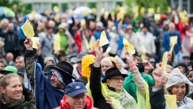 瑞士直接民主地方社区投票现场