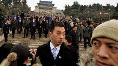 台湾陆委会负责人王郁琦一行拜谒南京中山陵