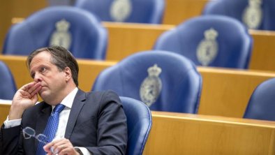 荷兰政党必须交代商人出资的旅行